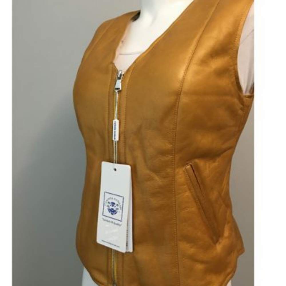 Vest - Picture 2 of 4